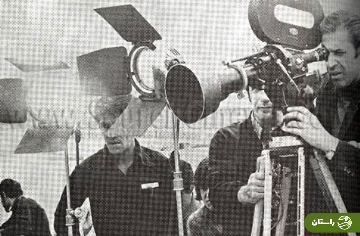 عکس | تونل زمان؛ پشت صحنه فیلم سینمایی طوقی با بازی ناصر ملکمطیعی و بهروز وثوقی؛ سال ۱۳۴۹ در کاشان عکس | تونل زمان؛ پشت صحنه فیلم سینمایی طوقی با بازی ناصر ملکمطیعی و بهروز وثوقی؛ سال ۱۳۴۹ در کاشان