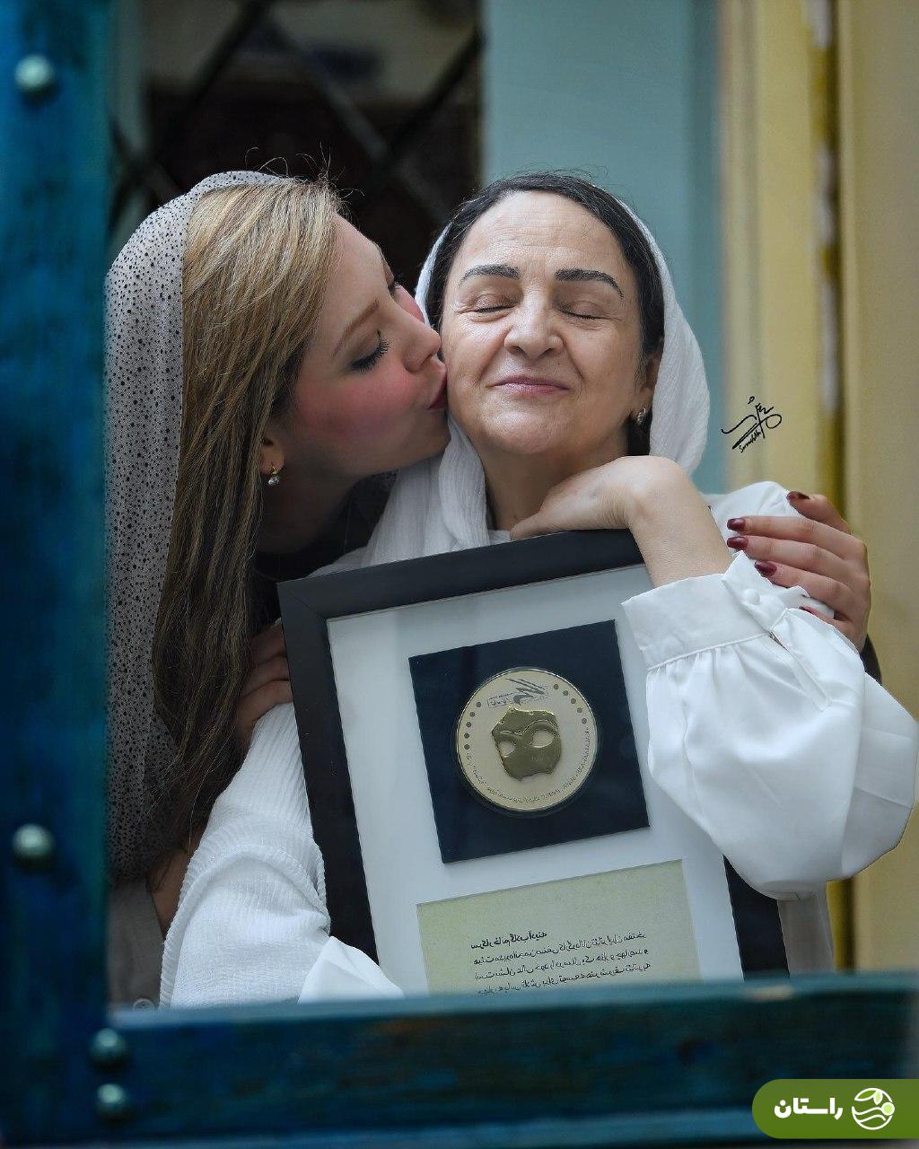 تصاویر | صدف اسپهبدی در مراسم بزرگداشت گلاب آدینه