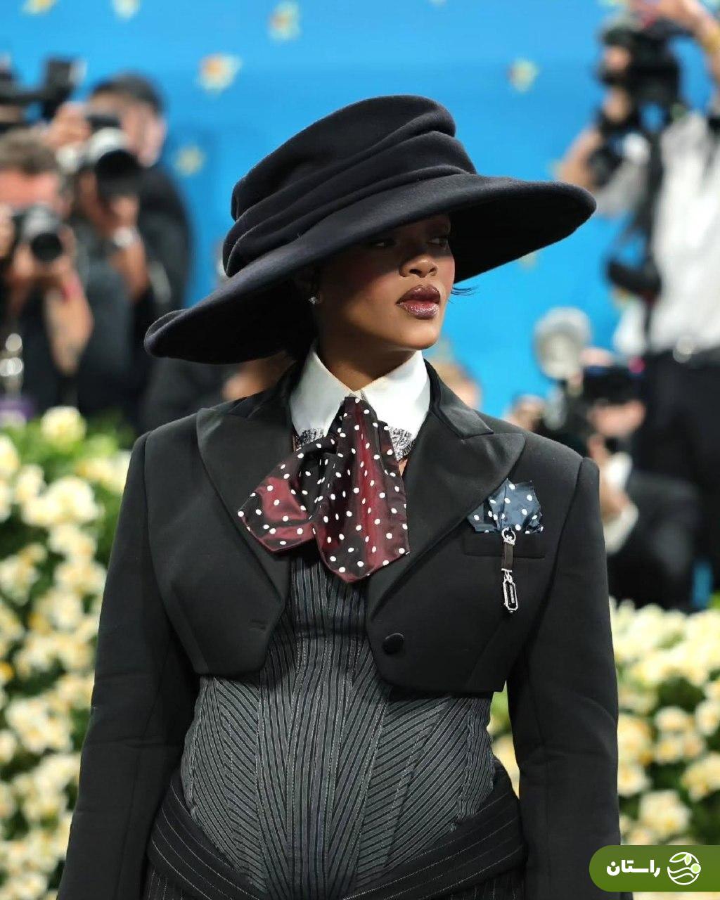 تصاویر | استایل خاص ریانا در مت گالا؛ او سومین بارداریاش را اعلام کرد تصاویر | استایل خاص ریانا در مت گالا؛ او سومین بارداریاش را اعلام کرد