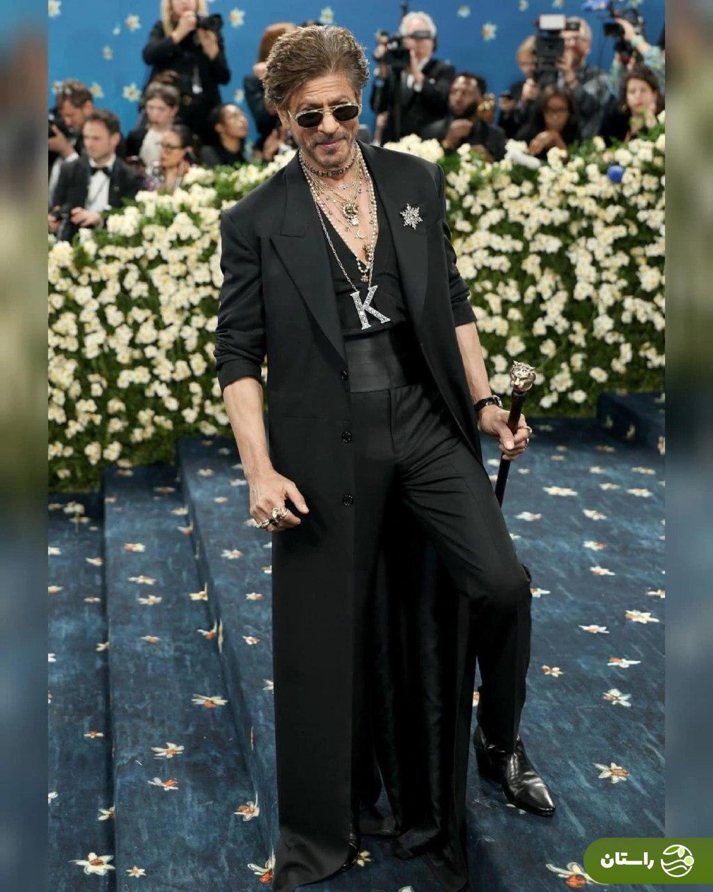 تصاویر | تیپ دیدنی شاهرخ خان برای اولین حضورش در مت‌گالا