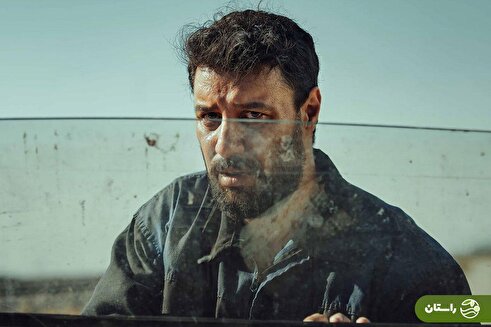 اندام نیمه‌برهنه جواد عزتی در سریال «وحشی» جنجال به پا کرد + عکس