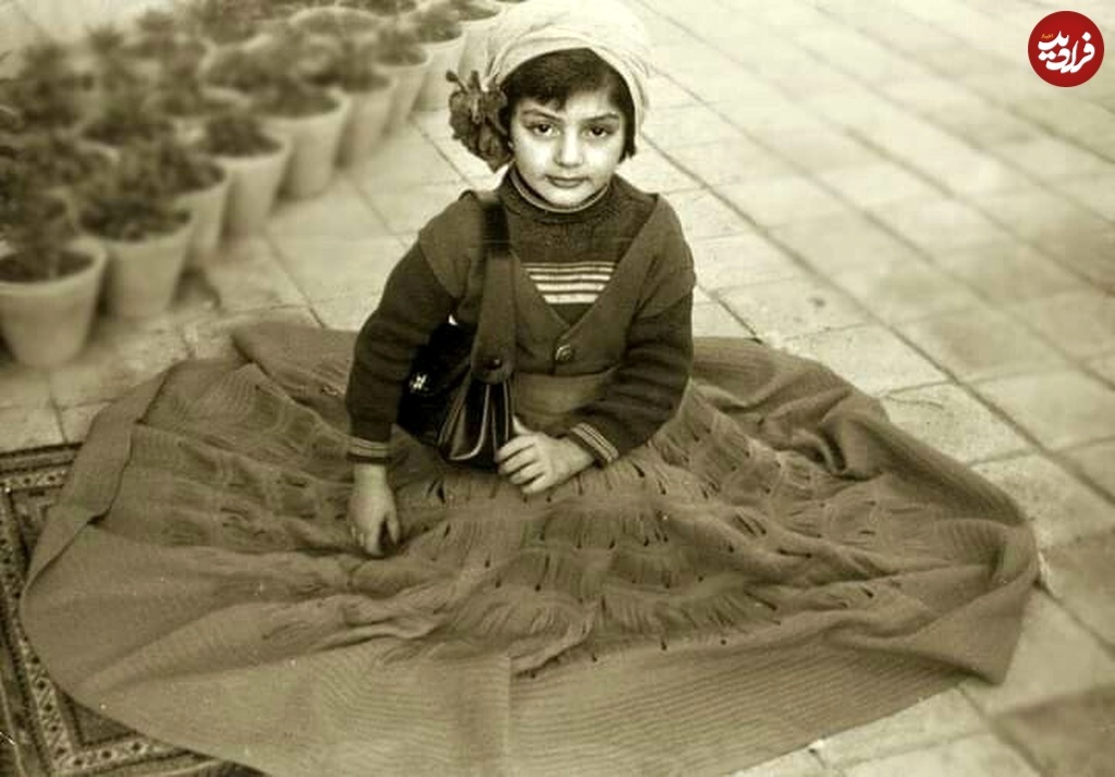 عکس؛ تونل زمان؛ تیپ سنتی «گوگوش» در دوران کودکی؛ اوایل دهه ۳۰
