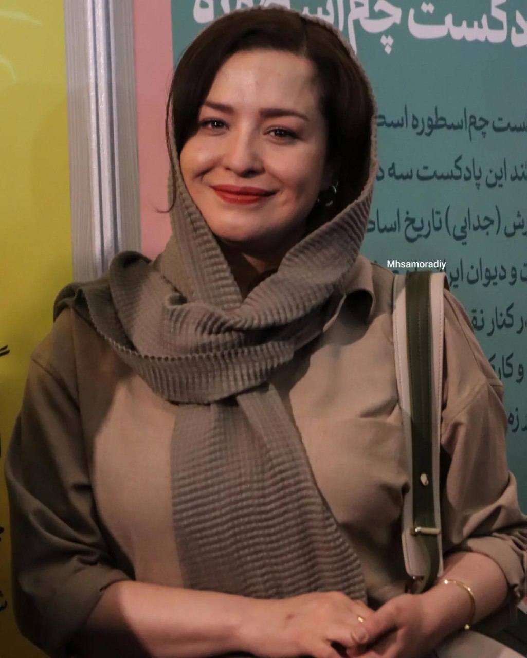 عکس | گلاره عباسی و مهراوه شریفی‌نیا در نمایشگاه کتاب