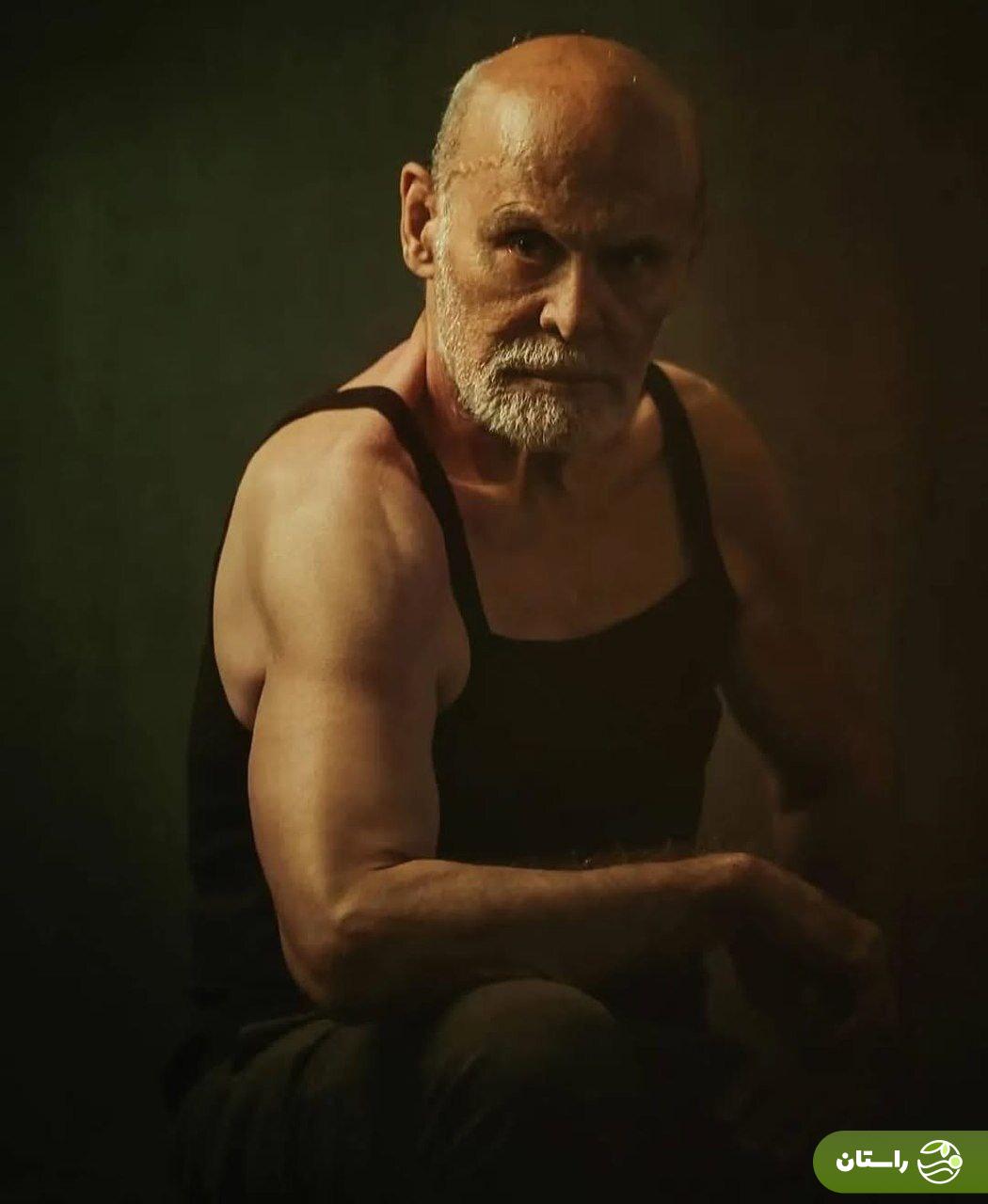 تصاویر | آمادگی بدنی شگفت انگیز جمشید هاشم‌پور در ۸۱ سالگی