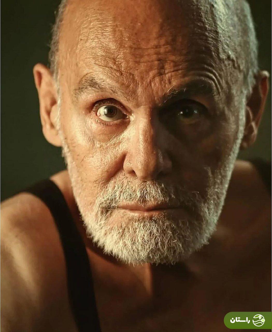 تصاویر | آمادگی بدنی شگفت انگیز جمشید هاشم‌پور در ۸۱ سالگی