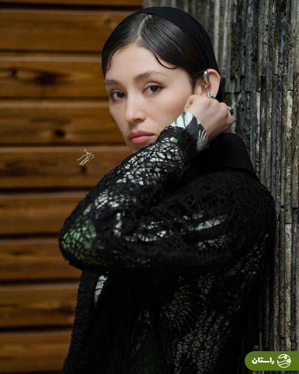 تصاویر | استایل جنجالی و جسورانه فرشته حسینی در مراسم فیلم «بی سر و صدا» تصاویر | استایل جنجالی و جسورانه فرشته حسینی در مراسم فیلم «بی سر و صدا»