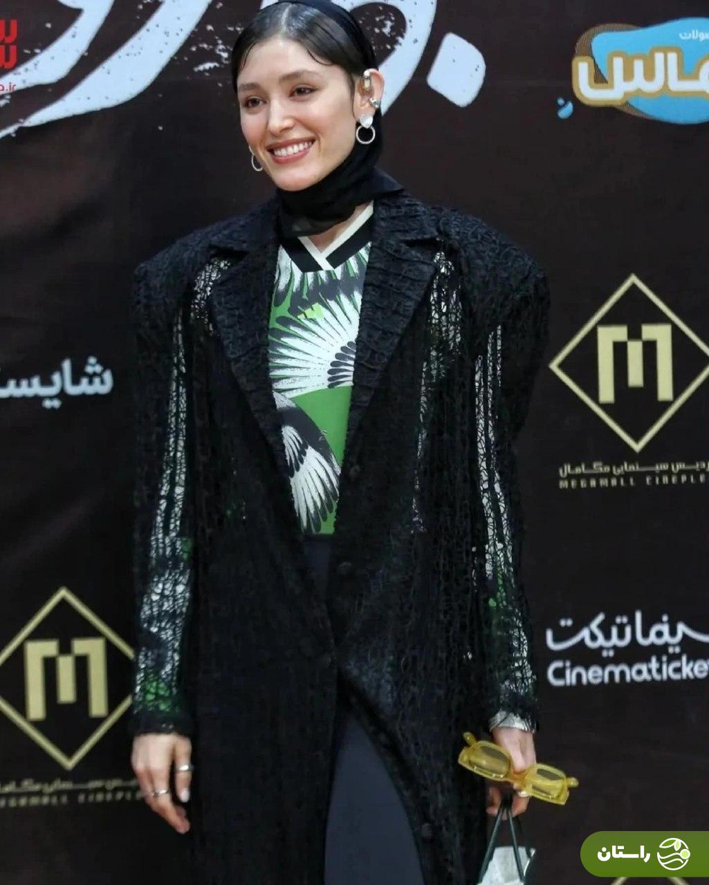 تصاویر | استایل جنجالی و جسورانه فرشته حسینی در مراسم فیلم «بی سر و صدا» تصاویر | استایل جنجالی و جسورانه فرشته حسینی در مراسم فیلم «بی سر و صدا»