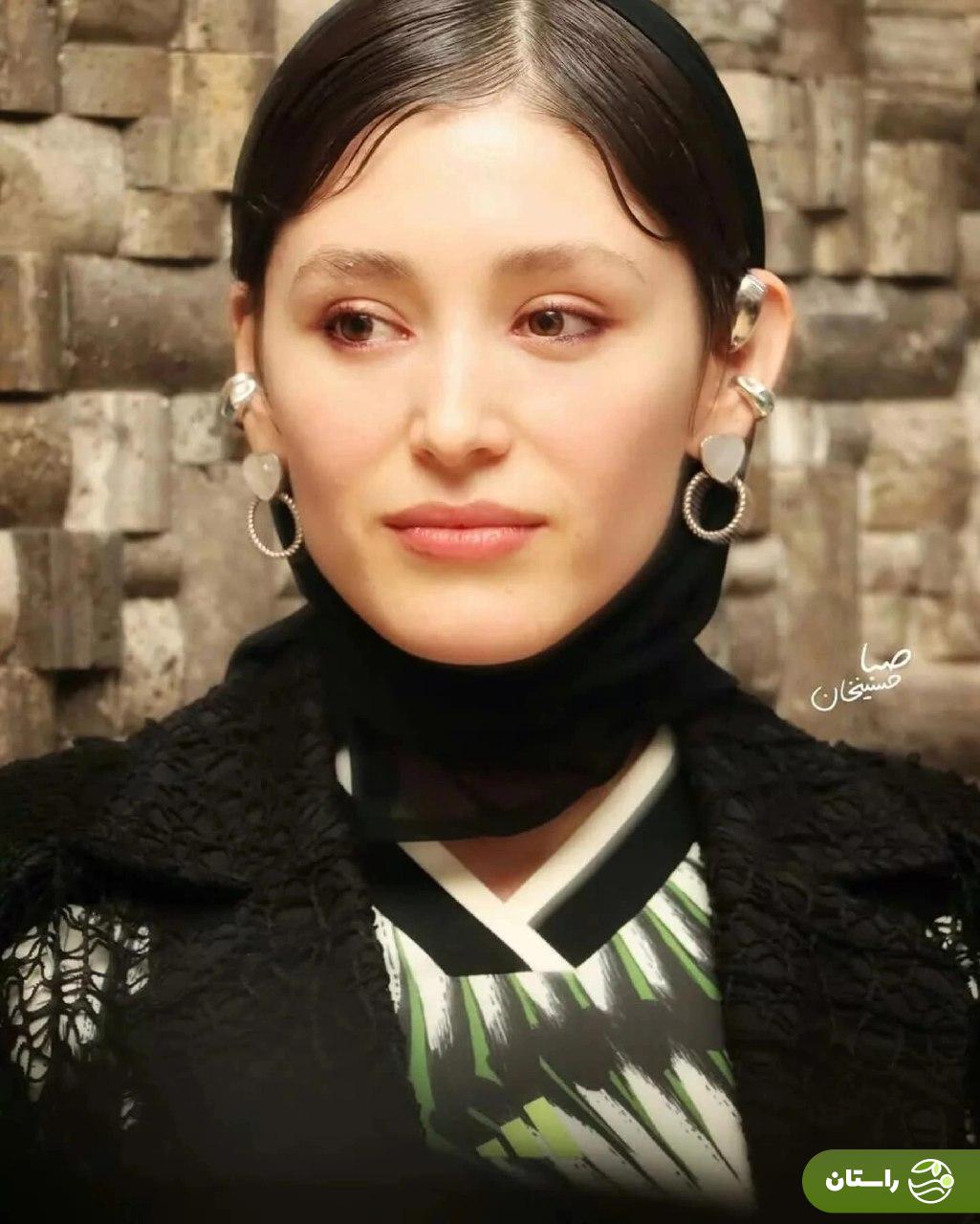 تصاویر | استایل جنجالی و جسورانه فرشته حسینی در مراسم فیلم «بی سر و صدا» تصاویر | استایل جنجالی و جسورانه فرشته حسینی در مراسم فیلم «بی سر و صدا»