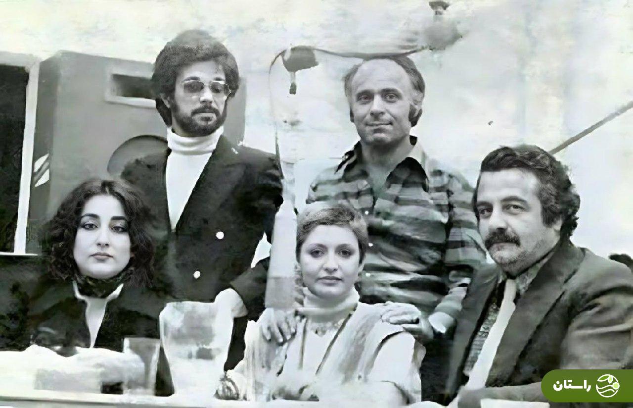 عکس | تونل زمان؛ منوچهر نوذری، گوگوش، حمیرا و داریوش در یک برنامه رادیویی؛ دهه ۵۰