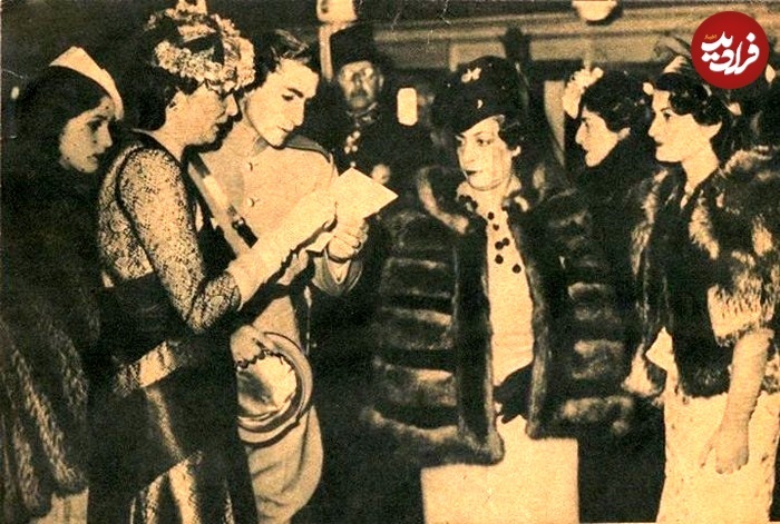 عکس | تونل زمان؛ «اشرف، شمس، تاج الملوک، محمدرضا پهلوی، ملکه نازلی و فوزیه در بندر شاهپور»؛ سال ۱۳۱۸