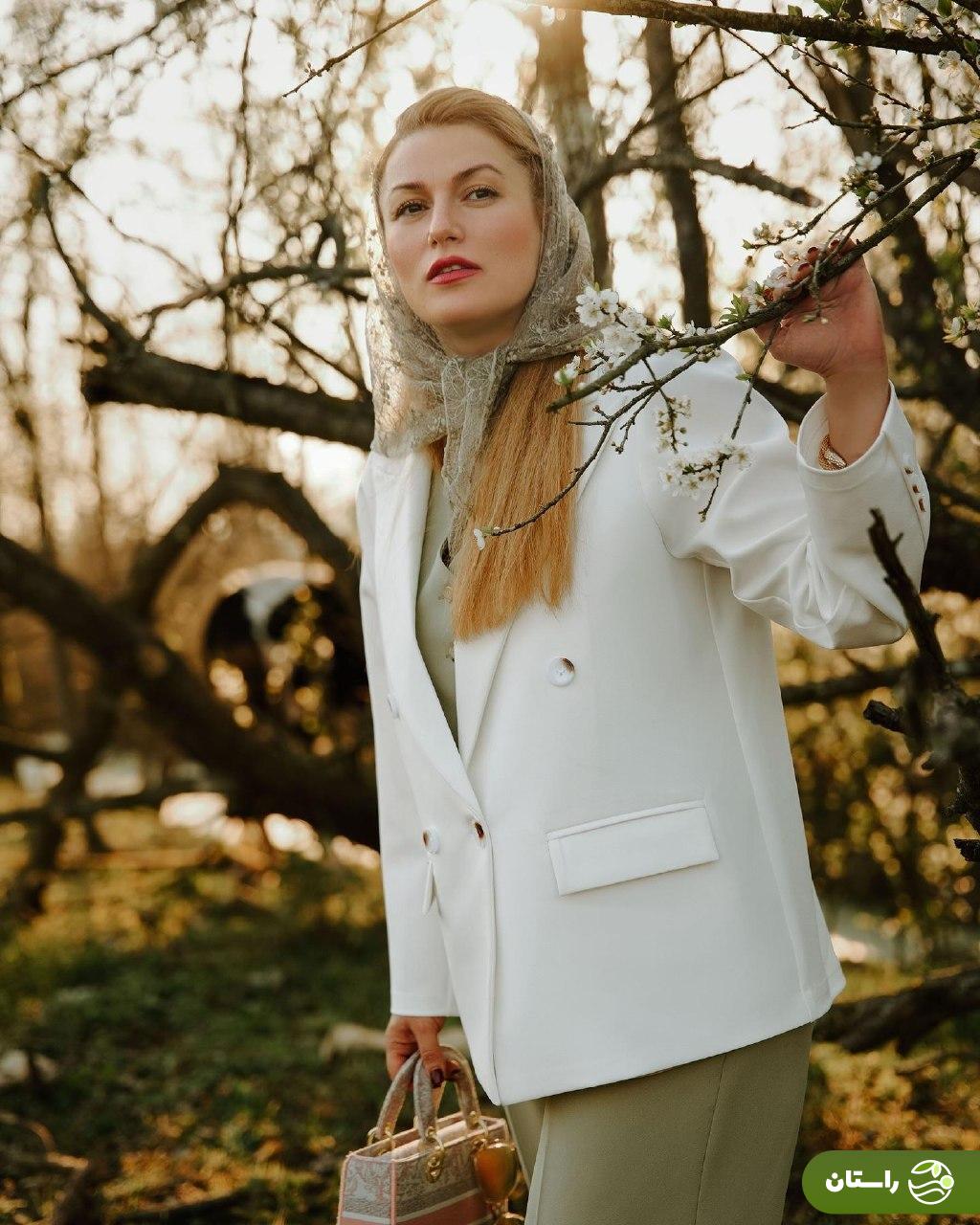 بیوگرافی و حاشیههای زندگی نغمه و نسیم مقصودلو؛ خواهران امیر تتلو از او دفاع میکنند + تصاویر شخصی بیوگرافی و حاشیههای زندگی نغمه و نسیم مقصودلو؛ خواهران امیر تتلو از او دفاع میکنند + تصاویر شخصی