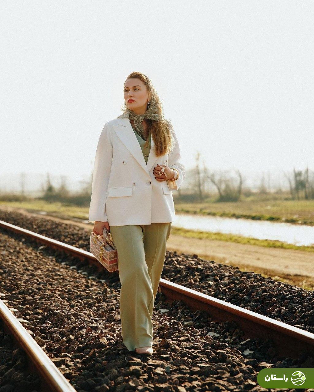 بیوگرافی و حاشیههای زندگی نغمه و نسیم مقصودلو؛ خواهران امیر تتلو از او دفاع میکنند + تصاویر شخصی بیوگرافی و حاشیههای زندگی نغمه و نسیم مقصودلو؛ خواهران امیر تتلو از او دفاع میکنند + تصاویر شخصی