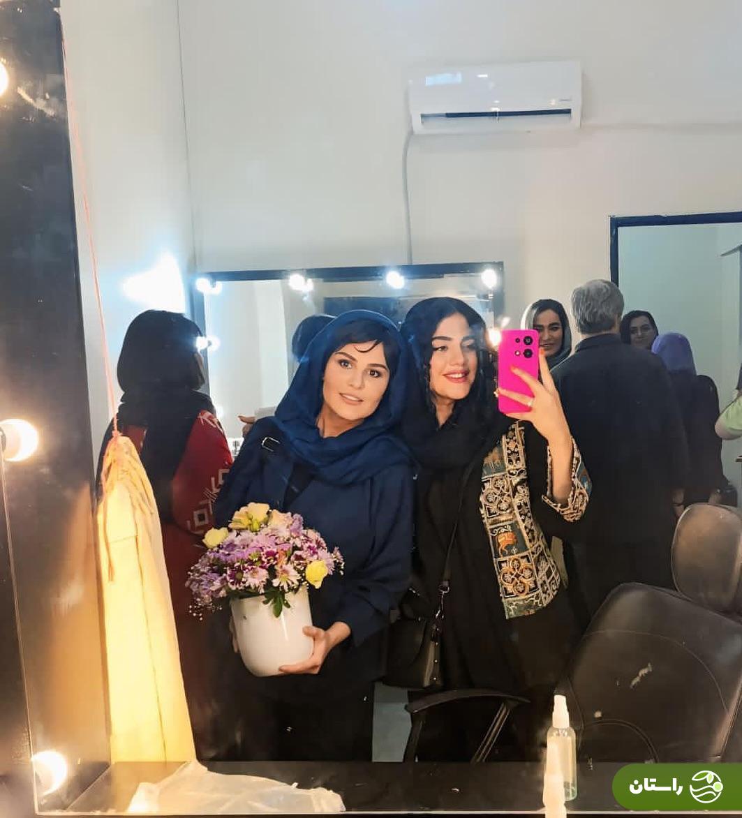 عکس | رز رضوی در پشت صحنه نمایش «به یک قاتل ساده نیازمندیم»