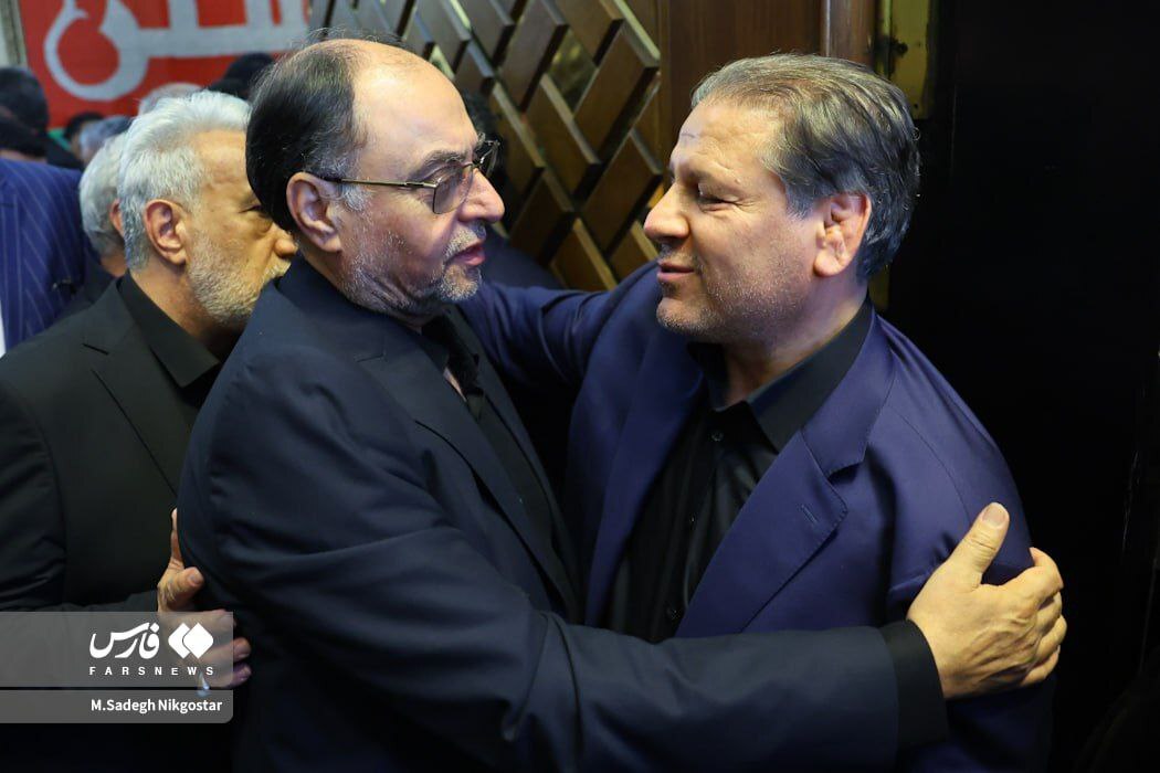 عکس | حضور بابک زنجانی، علی پروین و علیرضا دبیر در مراسم ترحیم پدر علی انصاری