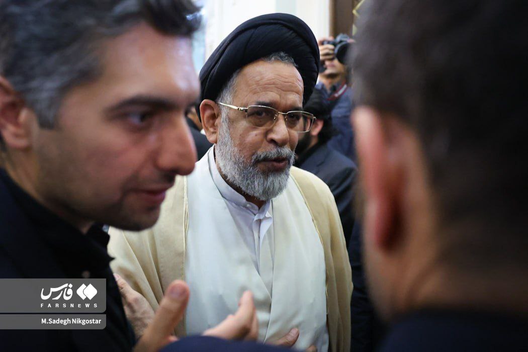 عکس | حضور بابک زنجانی، علی پروین و علیرضا دبیر در مراسم ترحیم پدر علی انصاری