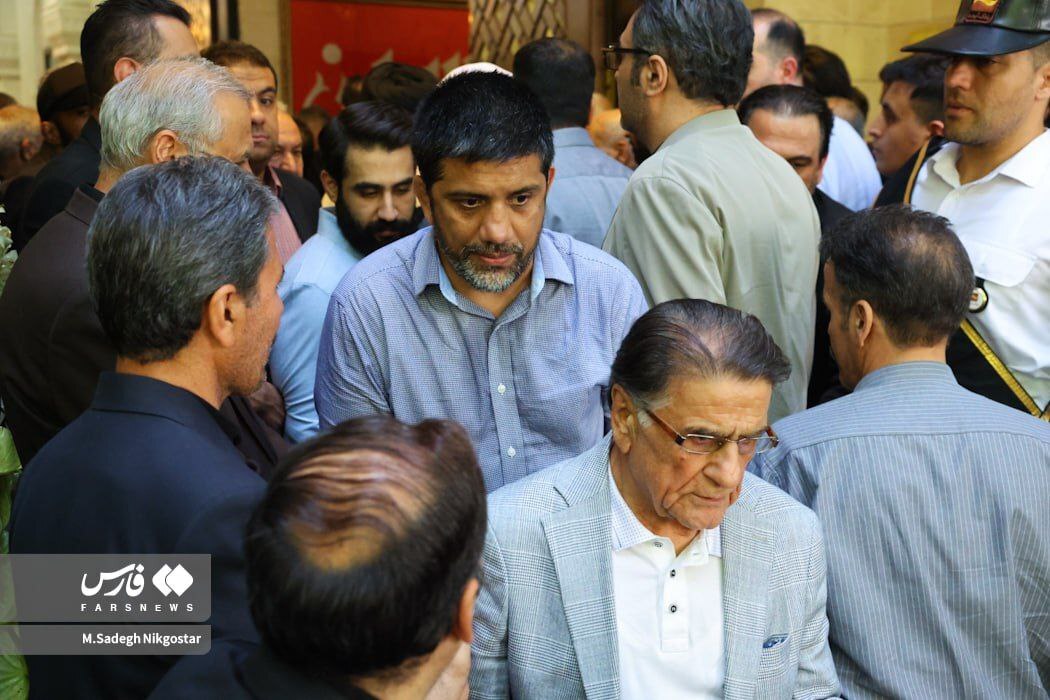 عکس | حضور بابک زنجانی، علی پروین و علیرضا دبیر در مراسم ترحیم پدر علی انصاری