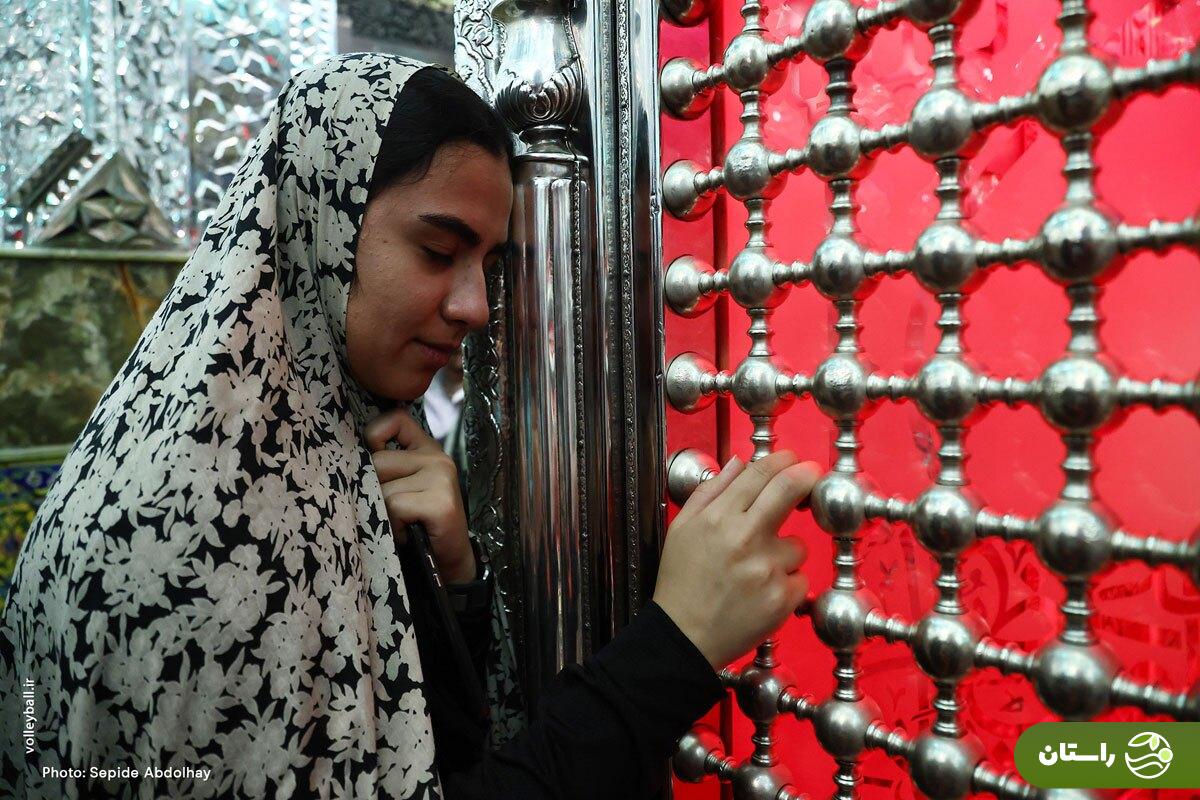 تصاویر | حضور بازیکنان تیم ملی والیبال زنان در امام‌زاده صالح