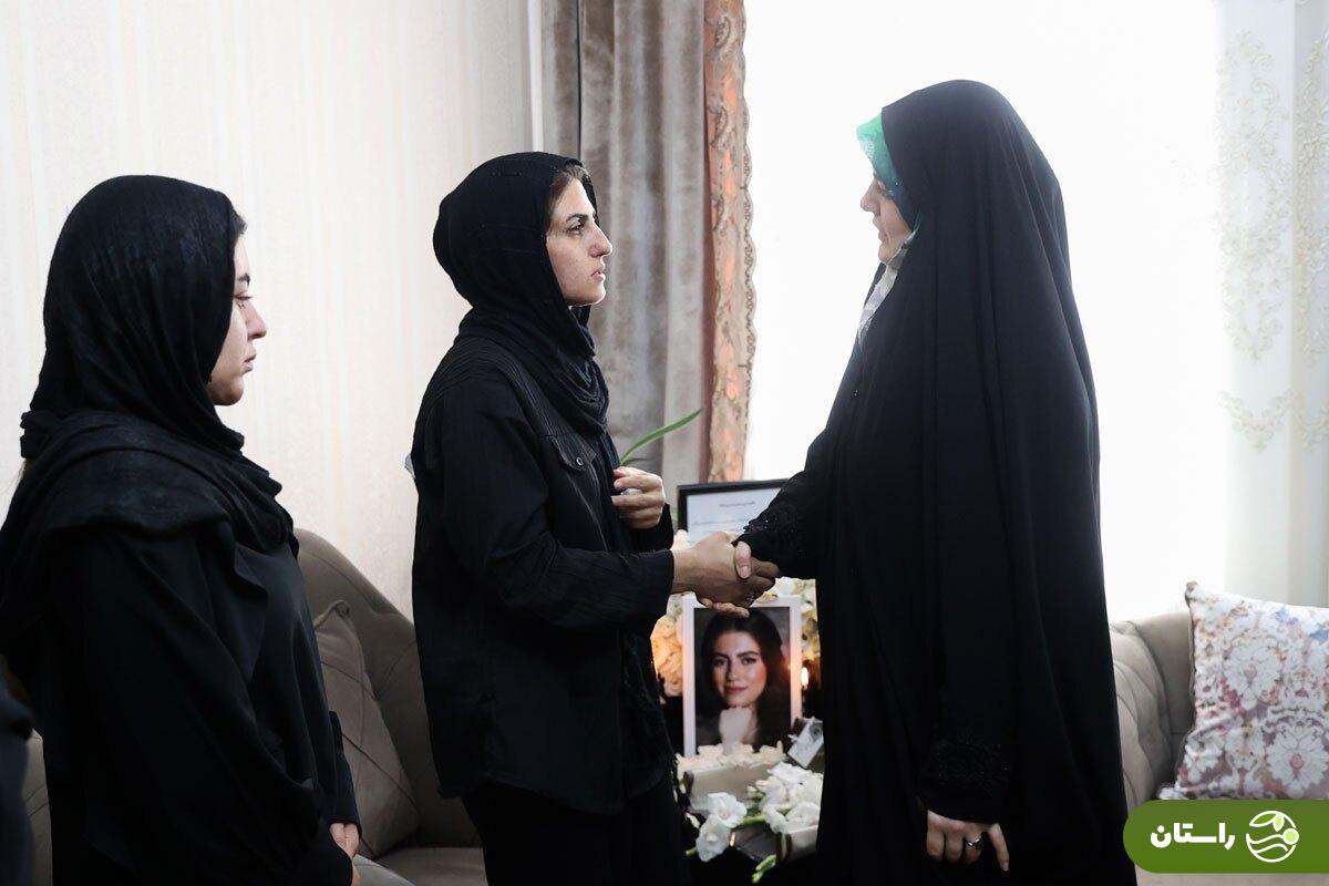 تصاویر | دیدار زهرا پزشکیان با خانواده الهه حسین‌نژاد