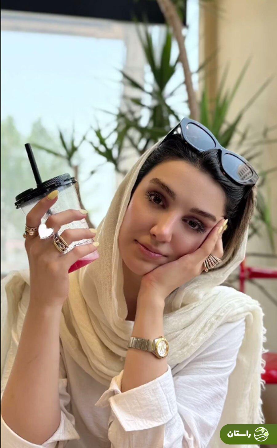 عکس | سلفی کافه‌ای زارا نادری‌فر بازیگر سریال «ناریا»