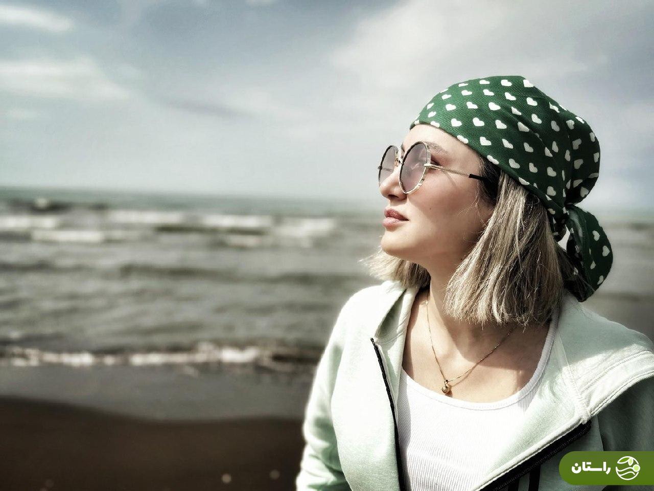 عکس‌های ساحلی و ژست‌های خاص سمیرا حسینی بازیگر نقش مرضیه در فیلم «خجالت نکش»