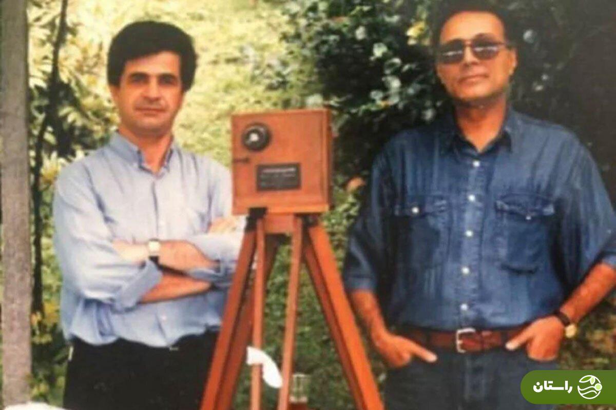 عکس | تونل زمان؛ سلفی دیده نشده از عباس کیارستمی و جعفر پناهی در موزه هنر‌های معاصر تهران؛ ۲۱ سال پیش