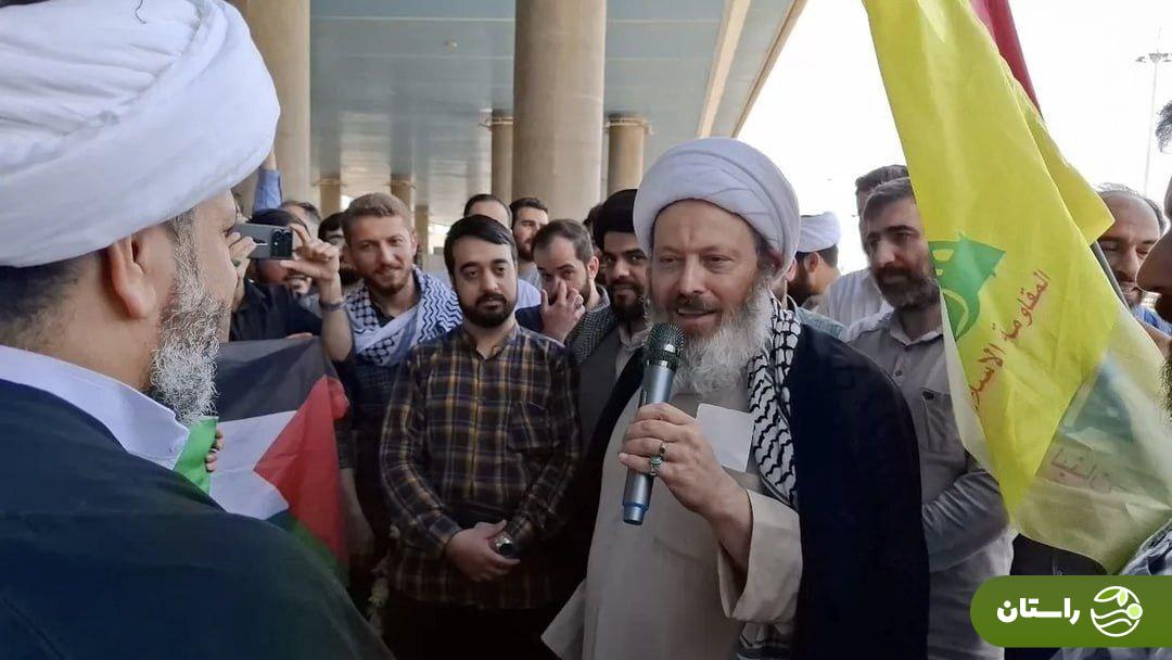 عکس | استقبال از قاسمیان در فرودگاه با حلقه گل عکس | استقبال از قاسمیان در فرودگاه با حلقه گل