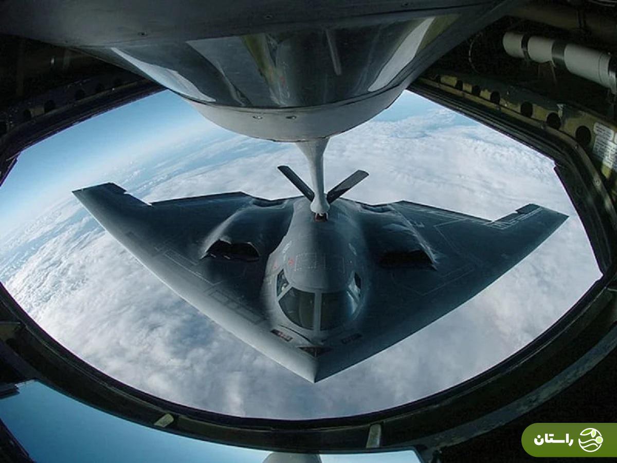 نگاهی به مشخصات و قابلیتهای بمب افکن رادارگریز B-۲ + تصاویر نگاهی به مشخصات و قابلیتهای بمب افکن رادارگریز B-۲ + تصاویر