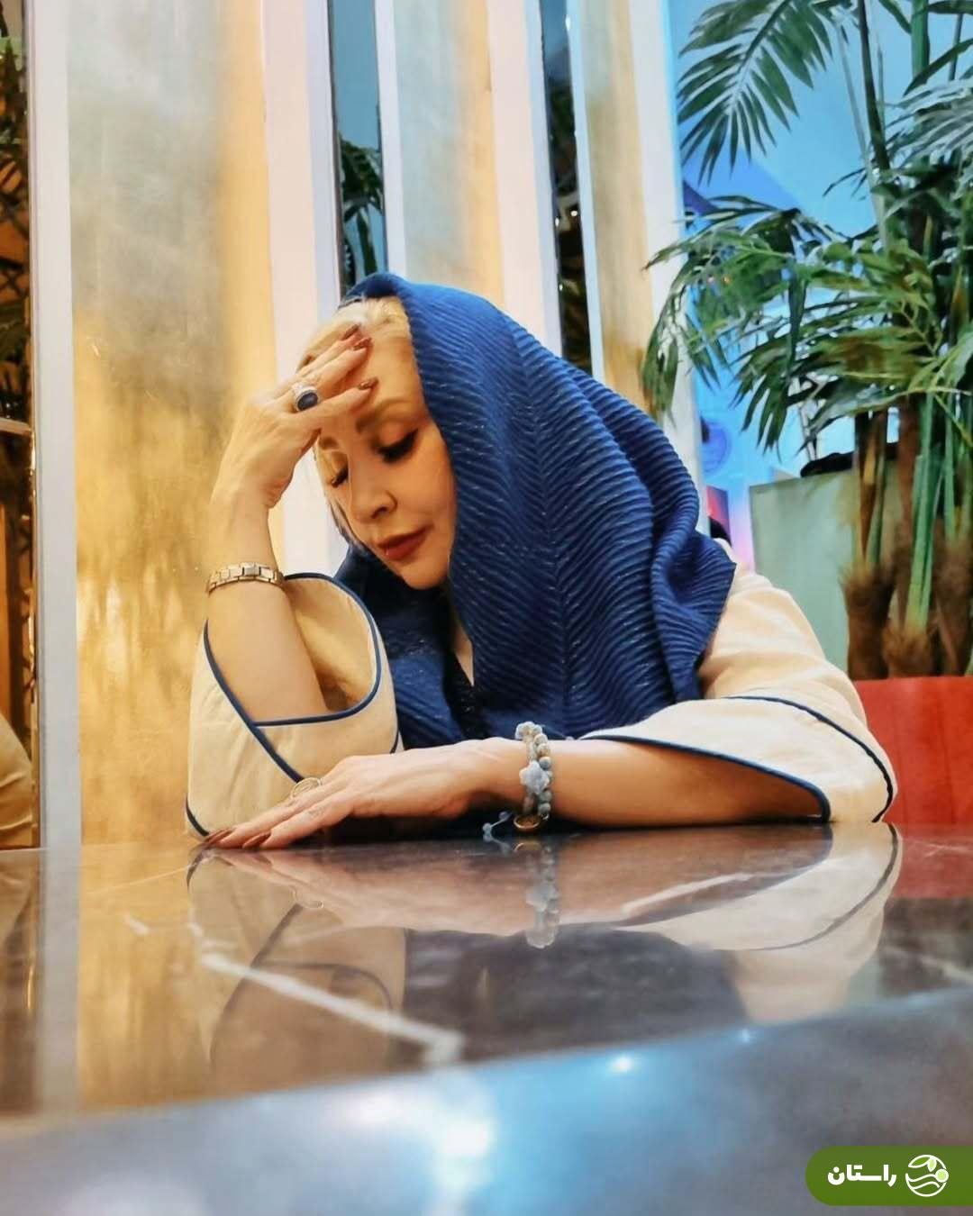 عکس | ژست غمگین مرجانه گلچین جلبتوجه کرد عکس | ژست غمگین مرجانه گلچین جلبتوجه کرد