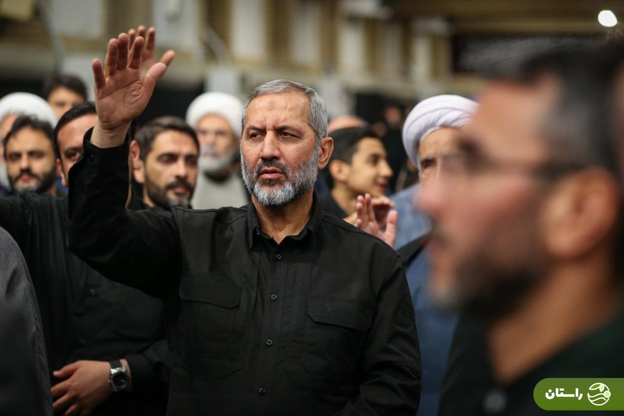 عکسی از فرمانده جدید نیروی هوافضای سپاه، جانشین سردار حاجی‌زاده در مراسم عزاداری