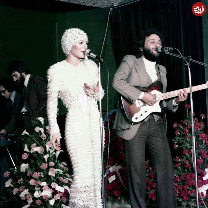 عکس | تونل زمان؛ گوگوش در لباس شاه ماهی همراه با مارتیک روی استیج؛ دهه ۵۰