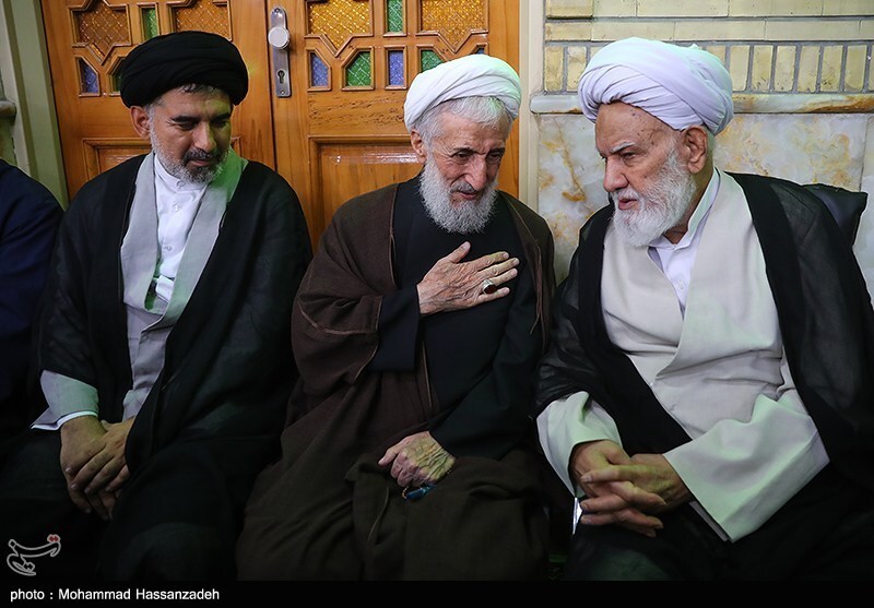 عکسی از گریه‌های شدید کاظم صدیقی در یک مراسم پربازدید شد