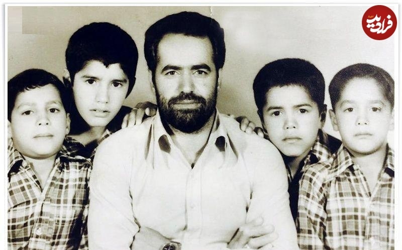 عکس؛ سفر در زمان؛ «محمود کریمی» در کودکی در کنار پدر و برادران اش؛ دهه ۵۰