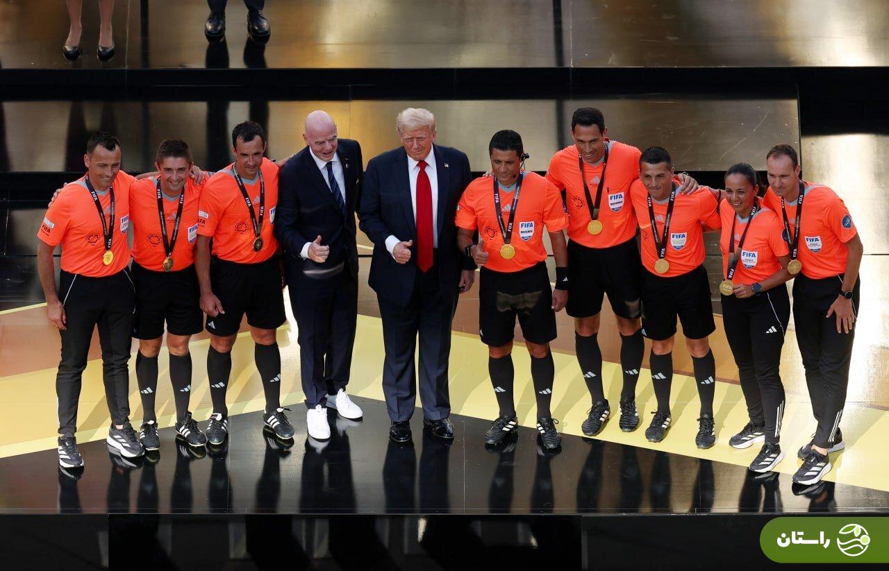 تصاویر | اهدای مدال توسط ترامپ به علیرضا فغانی پس از پایان بازی چلسی و پاری سن ژرمن تصاویر | اهدای مدال توسط ترامپ به علیرضا فغانی پس از پایان بازی چلسی و پاری سن ژرمن