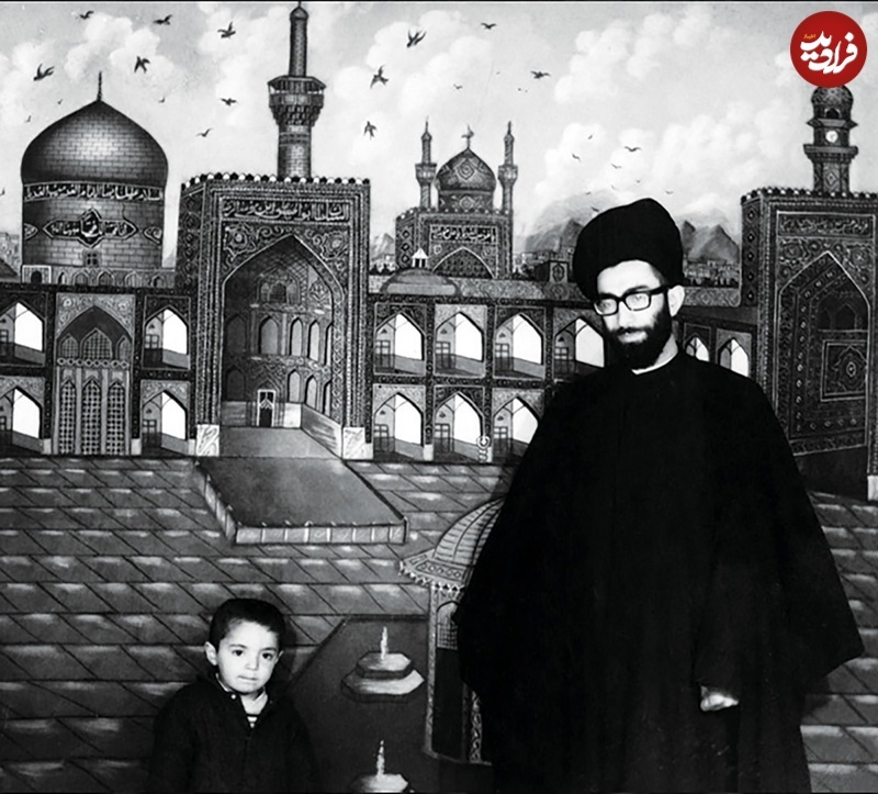 عکس | تونل زمان؛ «سید مصطفی خامنه‌ای، پسر بزرگ رهبر انقلاب» در ۵ سالگی در کنار پدر؛ سال ۱۳۴۸