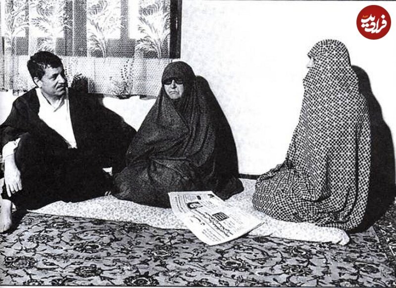 عکس | تونل زمان؛ مرحوم هاشمی رفسنجانی در کنار مادر و همسرش؛ دهه ۶۰