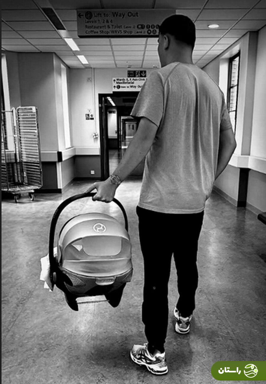 عکس | استیون جرارد در ۴۵سالگی پدربزرگ شد؛ تولد اولین نوه اسطوره باشگاه فوتبال لیورپول عکس | استیون جرارد در ۴۵سالگی پدربزرگ شد؛ تولد اولین نوه اسطوره باشگاه فوتبال لیورپول