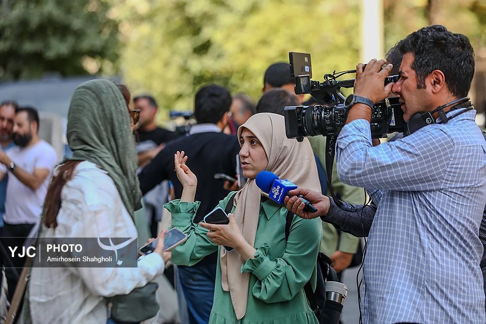 ویدئو | خبرنگاران زن آمریکایی در ایران چه میکنند؟ از عکس یادگاری با سحر امامی در شعار «مرگ بر آمریکا و اسرائیل» ویدئو | خبرنگاران زن آمریکایی در ایران چه میکنند؟ از عکس یادگاری با سحر امامی در شعار «مرگ بر آمریکا و اسرائیل»