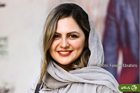 تصاویر | نیلوفر کوخانی در اکران خصوصی فیلم سینمایی زعفرانیه ۱۴ تیر در باغ کتاب