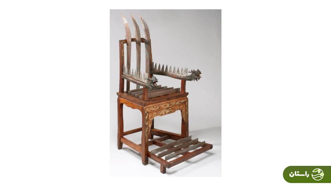 تصاویر | صندلی شکنجه یا وسیله ای برای احضار روح ماکارا تصاویر | صندلی شکنجه یا وسیله ای برای احضار روح ماکارا