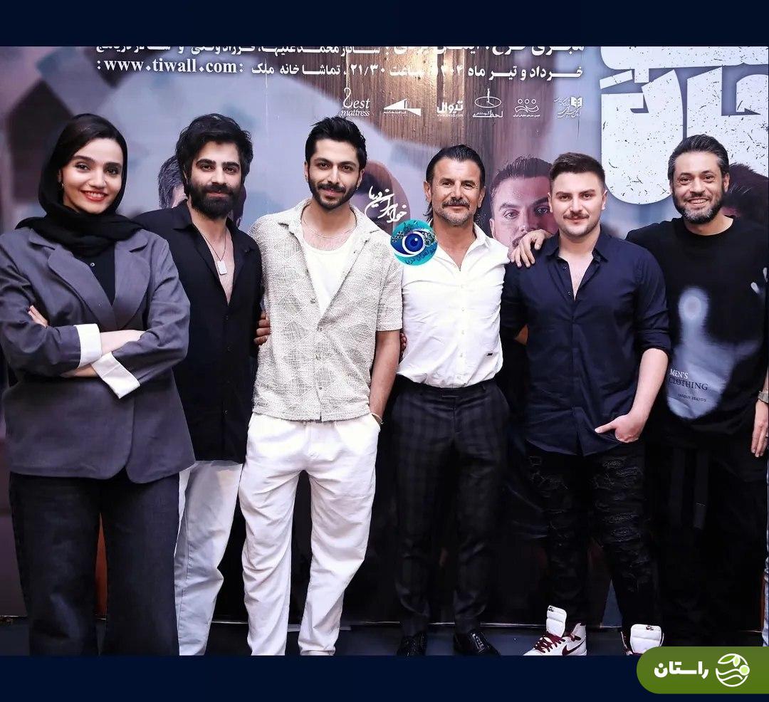 عکس یادگاری با امین حیایی؛ کیسان دیباج، دارا حیایی، نگار نیکدل، روزبه معینی و ... عکس یادگاری با امین حیایی؛ کیسان دیباج، دارا حیایی، نگار نیکدل، روزبه معینی و ...