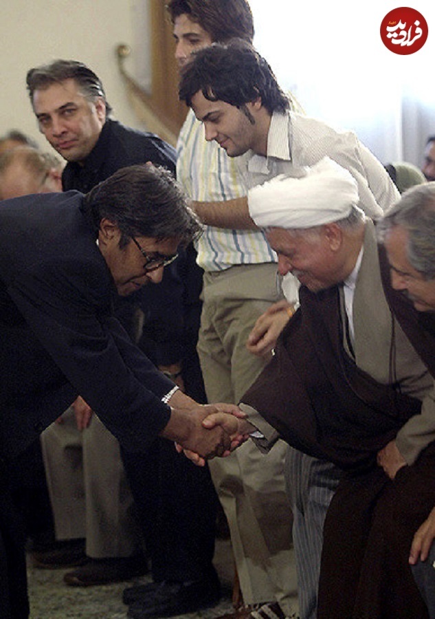 عکس | تونل زمان؛ «هاشمی رفسنجانی» در حال خوش و بش با خسرو شکیبایی؛ سال 84