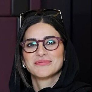 عکس | تونل زمان؛ سلفی گرفتن بابک حمیدیان با سحر دولتشاهی، پارسا پیروزفر و هانیه توسلی در پشت صحنه فیلم «شکاف»؛ ۱۱ سال پیش