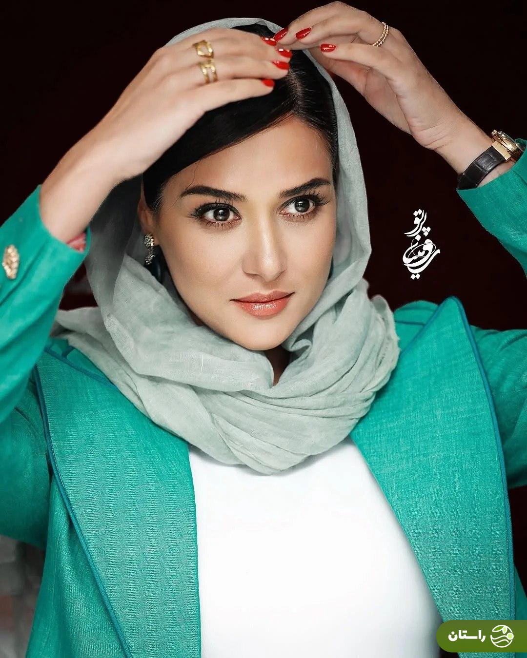 تصاویر | استایل ساده و زیبای پریناز ایزدیار در دومین شب اکران «زن و بچه»