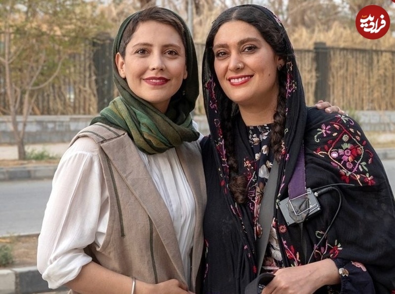 عکس | تونل زمان؛ عکس یادگاری «طوبی هامون و آنیه کمیل» در پشت صحنه سریال «طوبی»