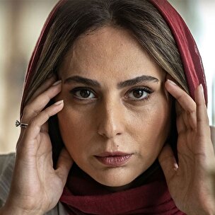عکس | تونل زمان؛ چهرۀ «رعنا آزادی‌ور» در اولین فیلم سینمایی‌اش در ۲۰ سالگی؛ سال ۱۳۸۲