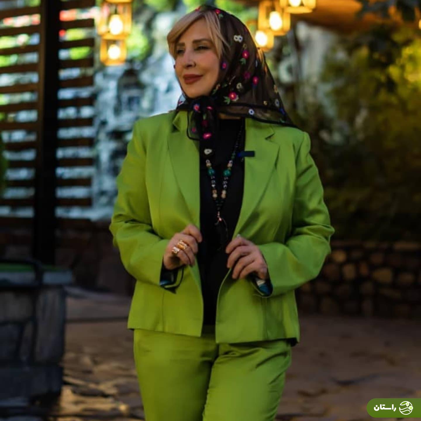 تصاویر | استایل متفاوت مرجانه گلچین با کت و شلوار سبز
