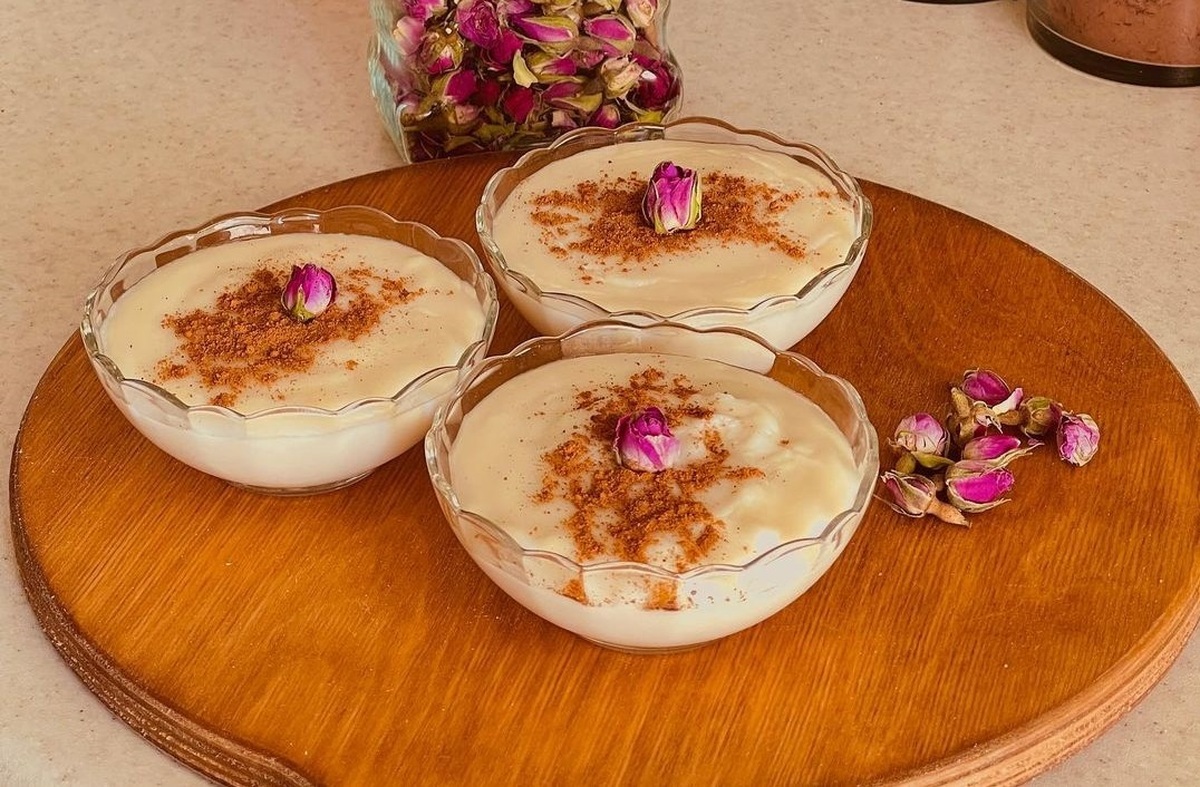 طرز تهیه فرنی تبریزی؛ دسر لطیف و خوش‌عطر تبریزی‌ها را یاد بگیرید