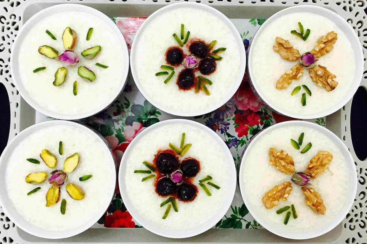 طرز تهیه فرنی تبریزی؛ دسر لطیف و خوشعطر تبریزیها را یاد بگیرید طرز تهیه فرنی تبریزی؛ دسر لطیف و خوشعطر تبریزیها را یاد بگیرید