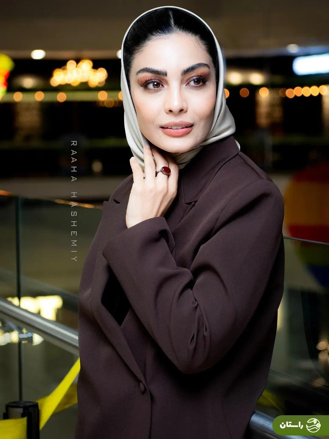 تصاویر | استایل جدید و ژست‌های صحرا اسداللهی در اکران فیلم سینمایی مرجان