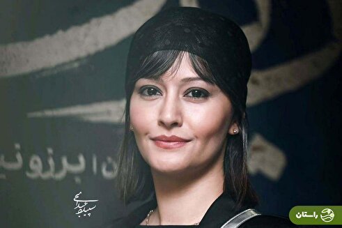 ویدئو | موتورسواری پردیس احمدیه در خیابان‌های تهران